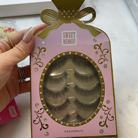 Bundle of 6 brand new eyelashes/lashes - Picture 11 of 12